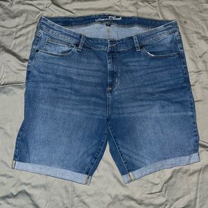 Universal Thread jean shorts size 20WR